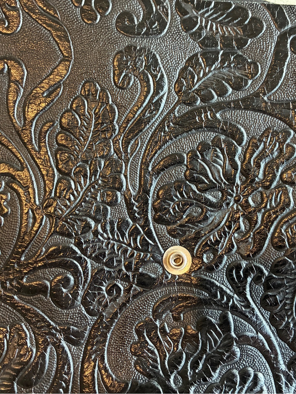 Hand made leather and hide Yellowstone Montana handbag. - Picture 3 of 6